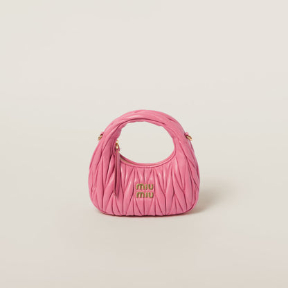 Borsa Miu Miu – L’Eleganza Incontra il Design Iconico ✨