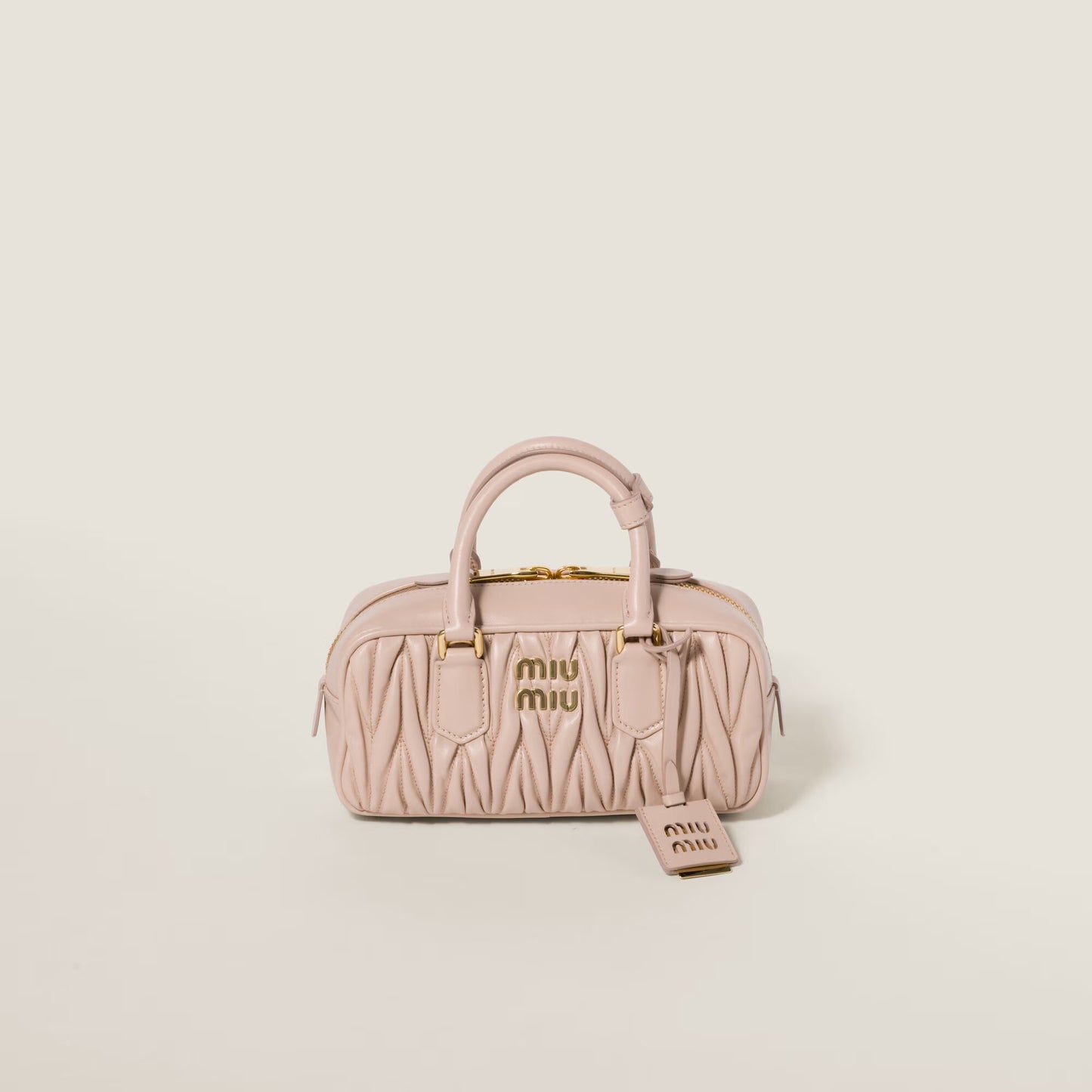 Borsa Miu Miu – L’Eleganza Incontra il Design Iconico ✨